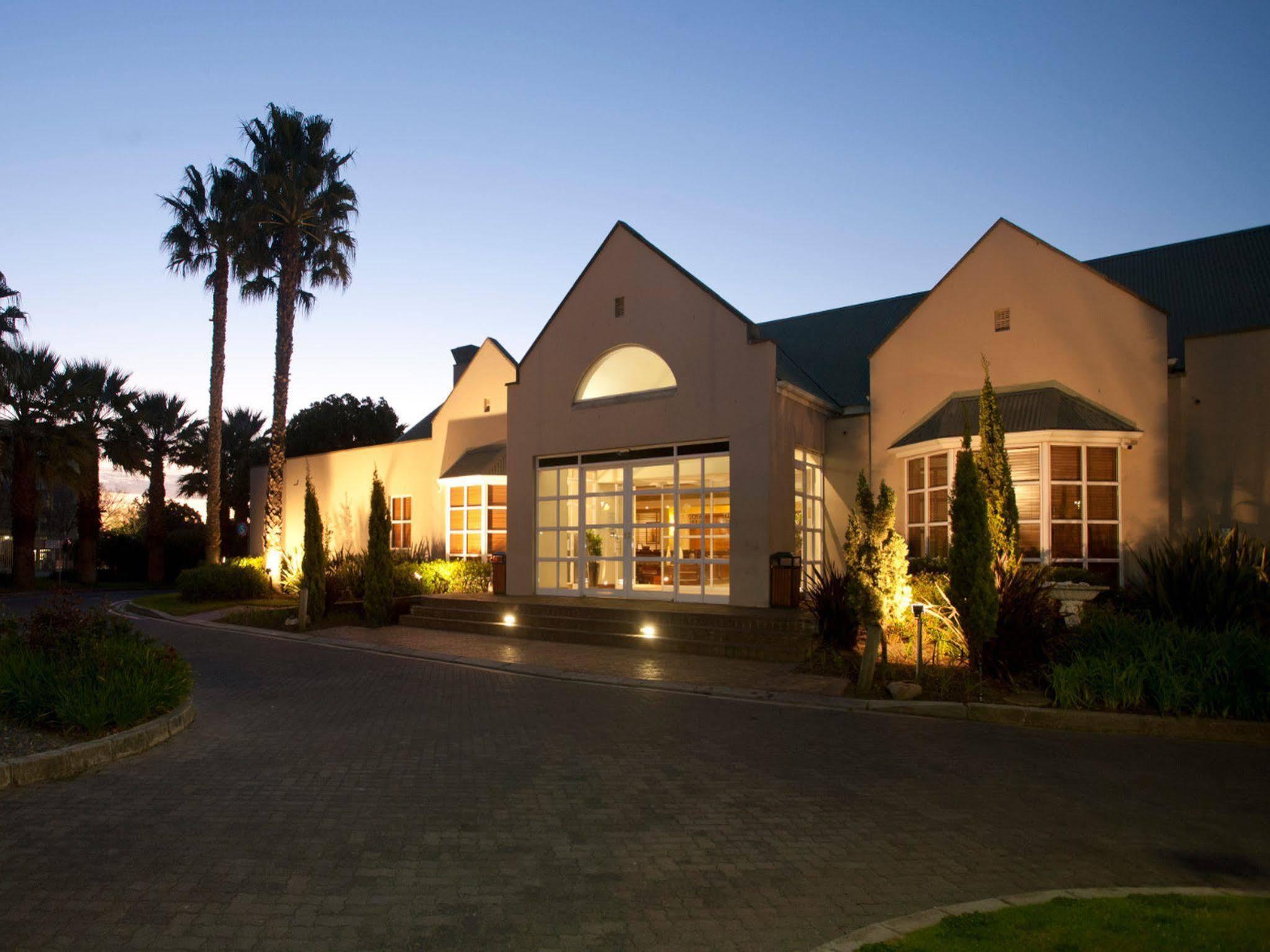 Town Lodge Bellville Extérieur photo