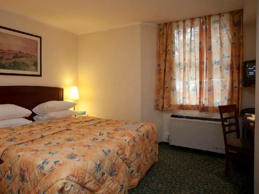 Town Lodge Bellville Extérieur photo
